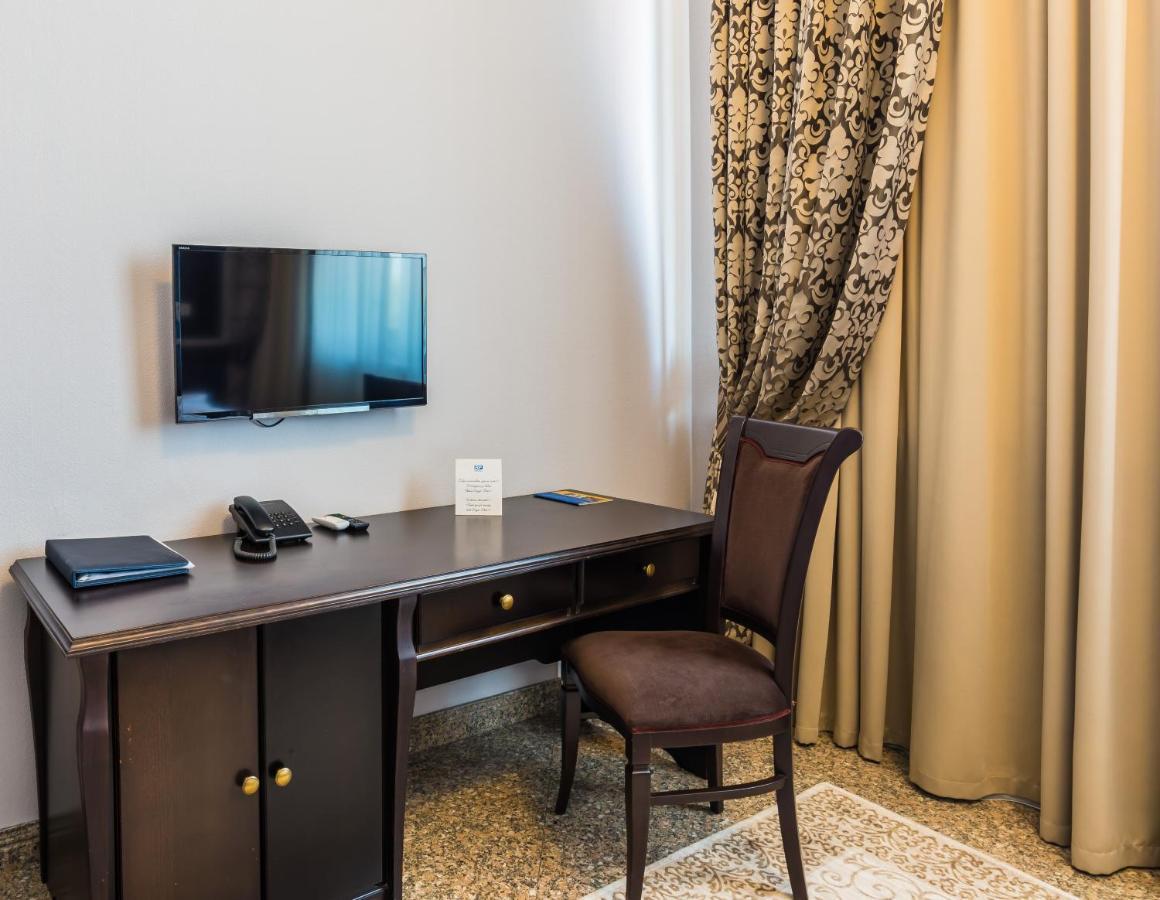 Royal Petrol Hotel Taldykorgan Ngoại thất bức ảnh