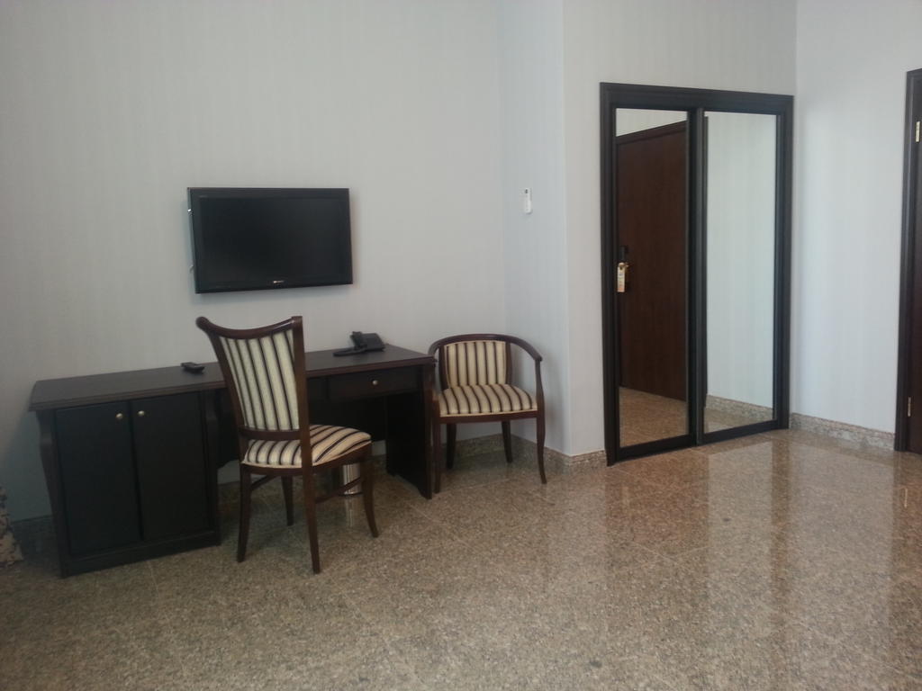Royal Petrol Hotel Taldykorgan Ngoại thất bức ảnh