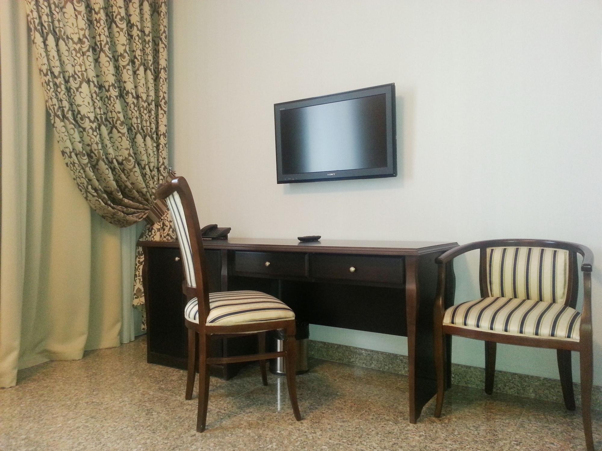 Royal Petrol Hotel Taldykorgan Ngoại thất bức ảnh
